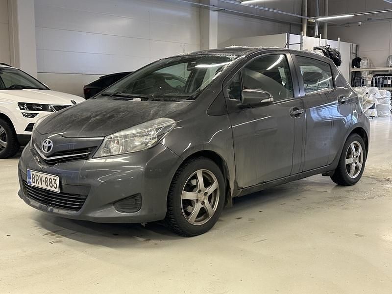 Käytetty Toyota Yaris Active 99 HP (72 kW) 2014 Viistoperä