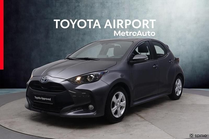 Harmaa Käytetty 2024 Toyota Yaris Hybrid Active Viistoperä | 19 780 € (Hyvä tarjous) - Kuva 1/4