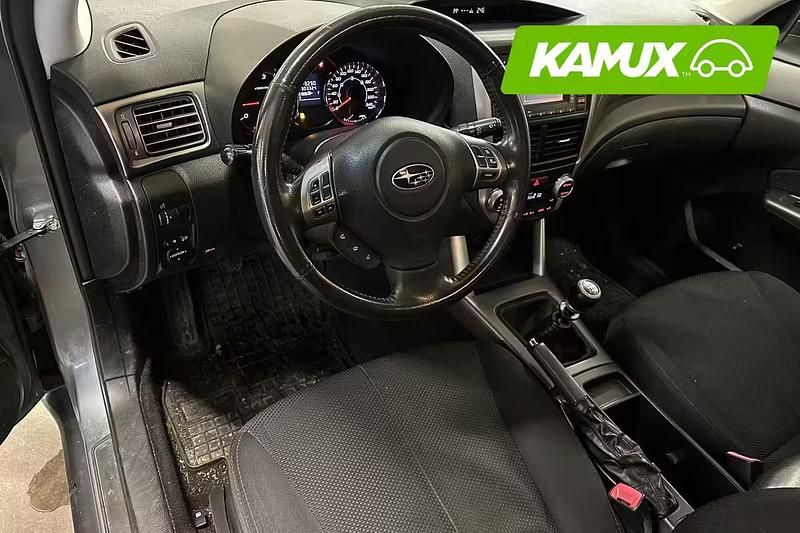 Käytetty Subaru Forester 2012 Katumaasturi