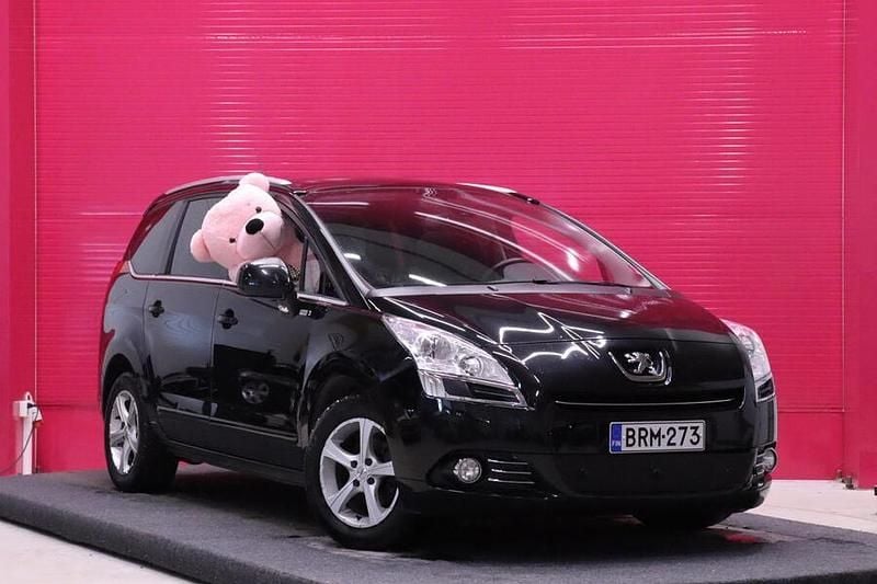 Käytetty Peugeot 5008 Style 114 HP (83 kW) 2014 Katumaasturi