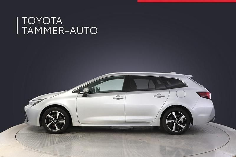 Käytetty Toyota Corolla Edition 140 HP (102 kW) 2023 Hopea Farmari