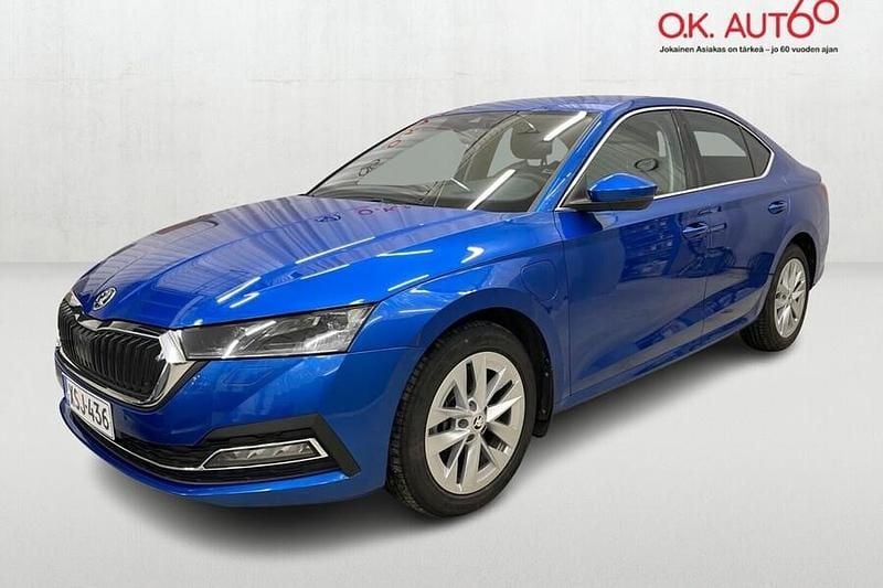 Sininen Käytetty 2024 Skoda Octavia Style Sedan | 29 500 € (Hieman kallis) - Kuva 1/4