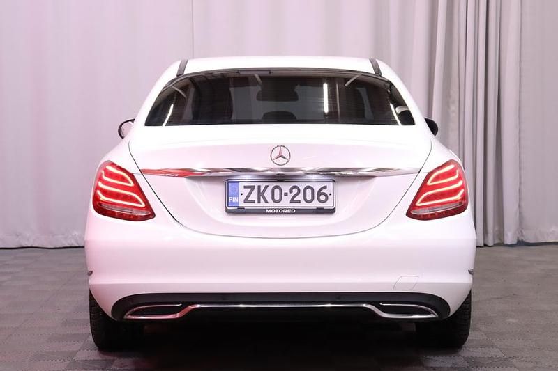 Käytetty Mercedes C200 Business 136 HP (100 kW) 2015 Sedan