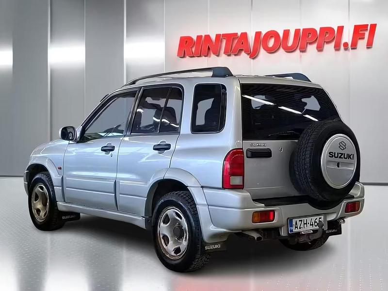 Käytetty Suzuki Grand Vitara 128 HP (94 kW) 2003 Hopea Katumaasturi