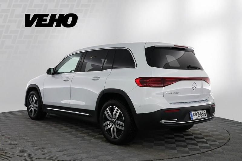 Käytetty Mercedes EQB250+ 139 kW (190 HP) 2024 Valkoinen Katumaasturi