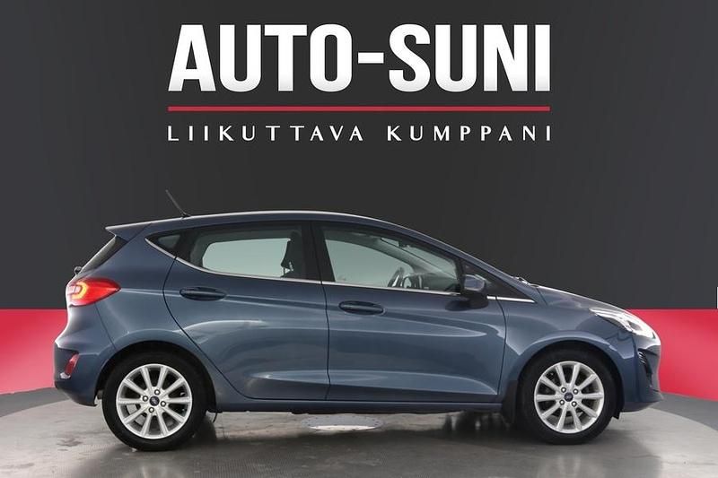 Käytetty Ford Fiesta Titanium 101 HP (74 kW) 2019 Sininen Viistoperä