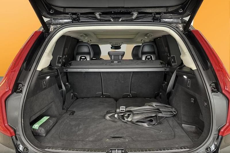 Käytetty Volvo XC90 Performance 456 HP (335 kW) 2023 Katumaasturi