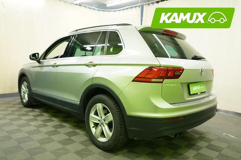 Käytetty VW Tiguan Comfortline 125 HP (91 kW) 2017 Hopea / harmaa Katumaasturi