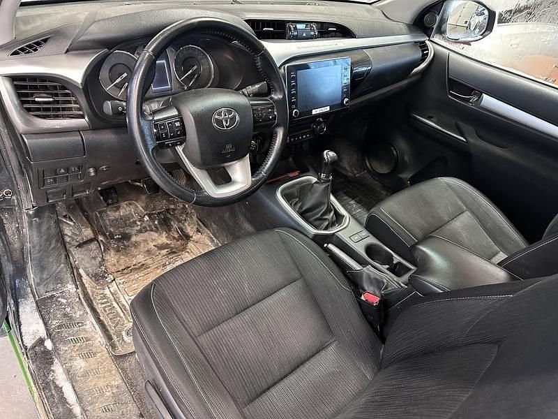 Käytetty Toyota HiLux Active 150 HP (110 kW) 2022 Nouto