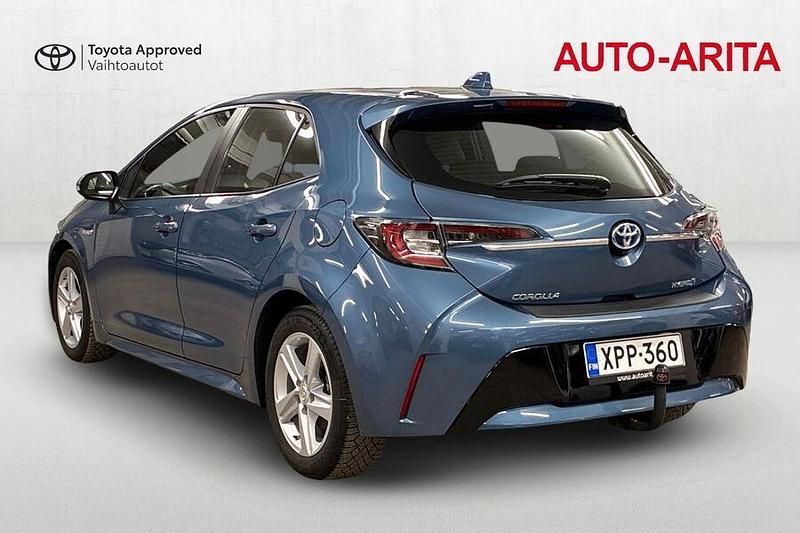Käytetty Toyota Corolla Active 122 HP (89 kW) 2021 Sininen Viistoperä