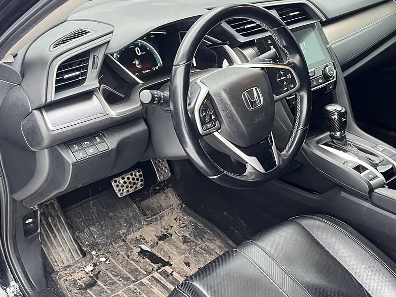 Käytetty Honda Civic Sport Plus 182 HP (133 kW) 2018 Musta Sedan