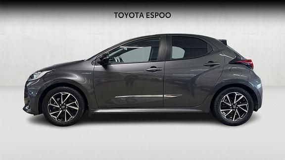 Käytetty Toyota Yaris Premium 114 HP (83 kW) 2020 Harmaa Viistoperä