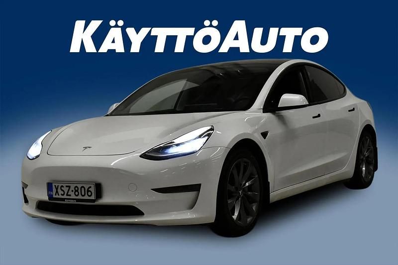 Valkoinen Käytetty 2020 Tesla Model 3 Sedan | 24 900 € (Hieman kallis) - Kuva 1/4