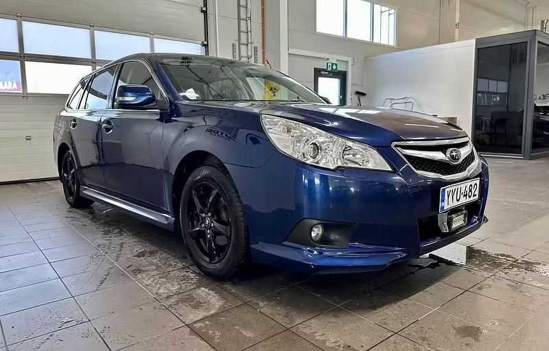 Käytetty Subaru Legacy 167 HP (122 kW) 2010 Sininen Farmari