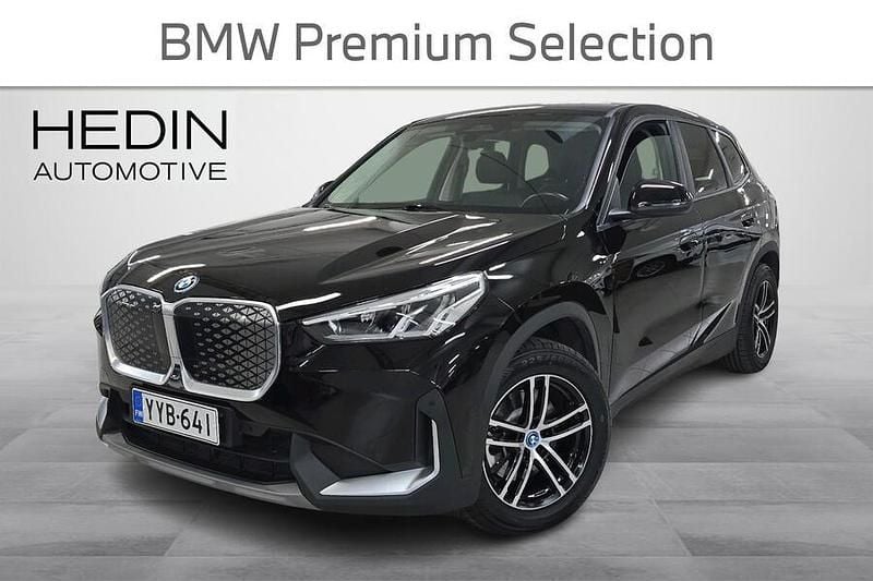 Musta Käytetty 2024 BMW iX1 Katumaasturi | 34 990 € (Supertarjous) - Kuva 1/3