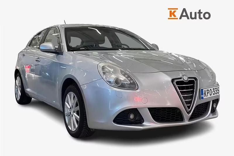 Käytetty Alfa Romeo Giulietta 140 HP (102 kW) 2011 Viistoperä