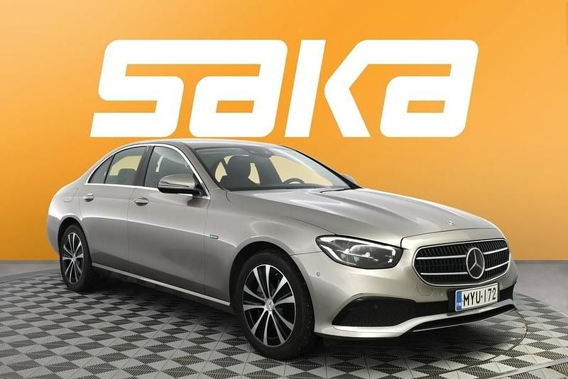 Käytetty Mercedes E300 Avantgarde 306 HP (225 kW) 2021 Sedan