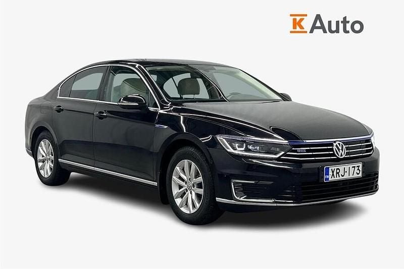 Käytetty 2017 VW Passat GTE Sedan | 18 900 € (Perustarjous) - Kuva 1/4