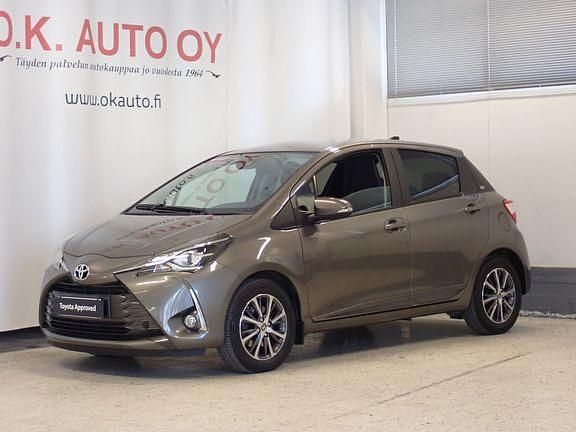 Harmaa Käytetty 2019 Toyota Yaris Multidrive S Viistoperä | 16 700 € (Perustarjous) - Kuva 1/4