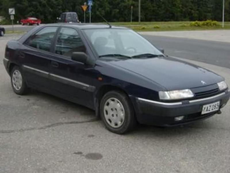 Käytetty Citroën Xantia 121 HP (88 kW) 1993 Sininen Viistoperä