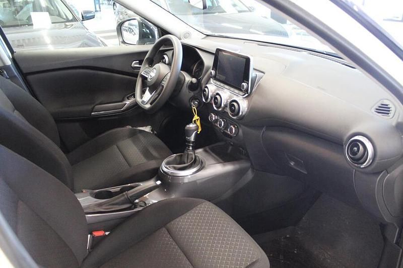 Käytetty Nissan Juke Acenta 114 HP (83 kW) 2022 Valkoinen Katumaasturi