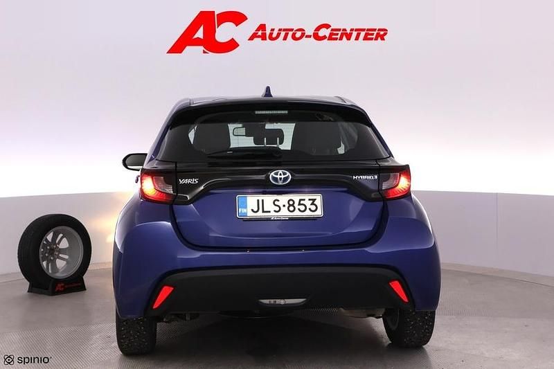 Käytetty Toyota Yaris Hybrid Active 116 HP (85 kW) 2020 Viistoperä