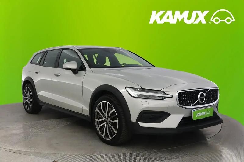 Hopea / harmaa Käytetty 2019 Volvo V60 CC Business Edition Farmari | 29 790 € (Hieman kallis) - Kuva 1/4