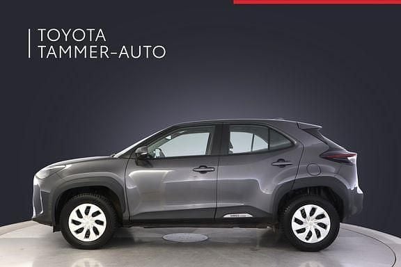 Käytetty Toyota Yaris Cross Active 116 HP (85 kW) 2023 Harmaa Katumaasturi