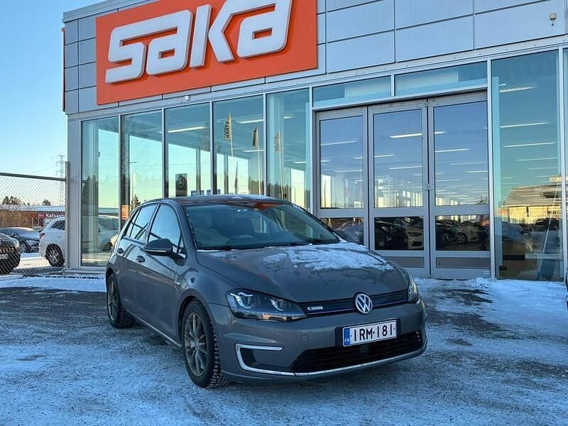 Käytetty 2015 VW e-Golf Viistoperä | 8 900 € (Perustarjous) - Kuva 1/4