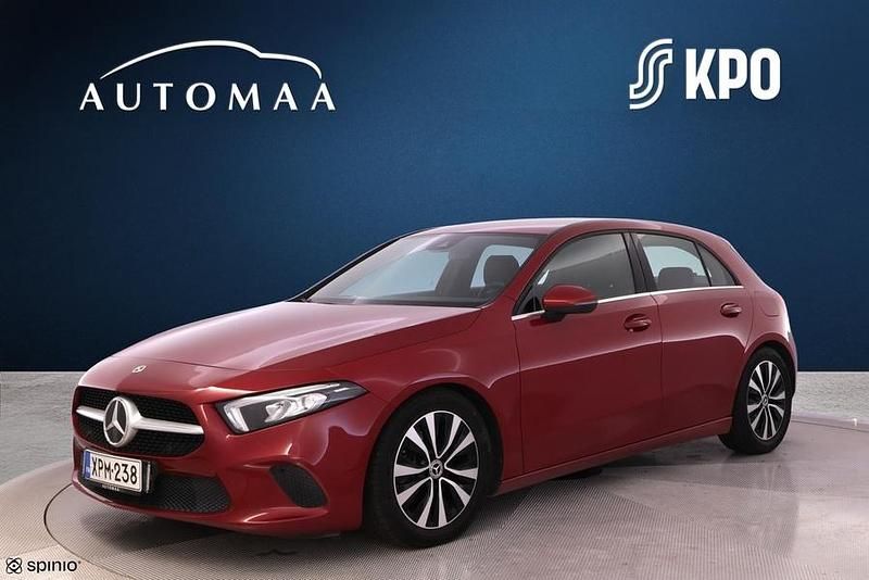 Käytetty Mercedes A200 Business 150 HP (110 kW) 2021 Punainen Viistoperä