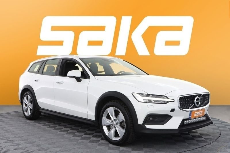 Käytetty 2019 Volvo V60 CC Farmari | 31 900 € (Perustarjous) - Kuva 1/3