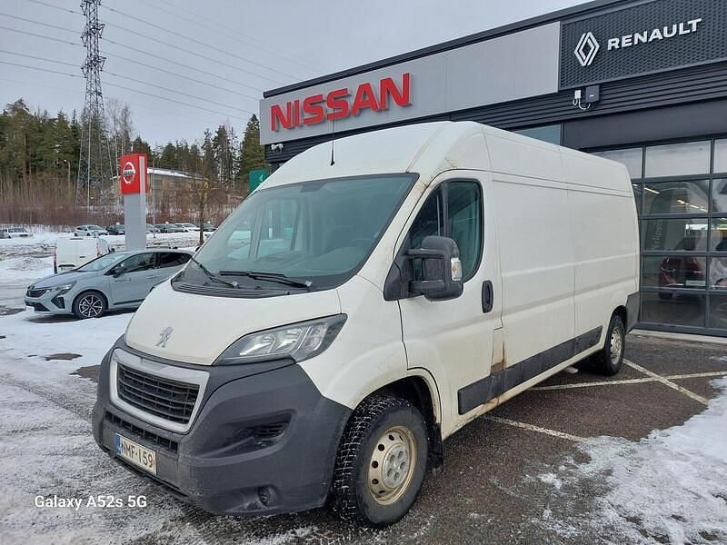 Käytetty Peugeot Boxer S 140 HP (102 kW) 2021 Van