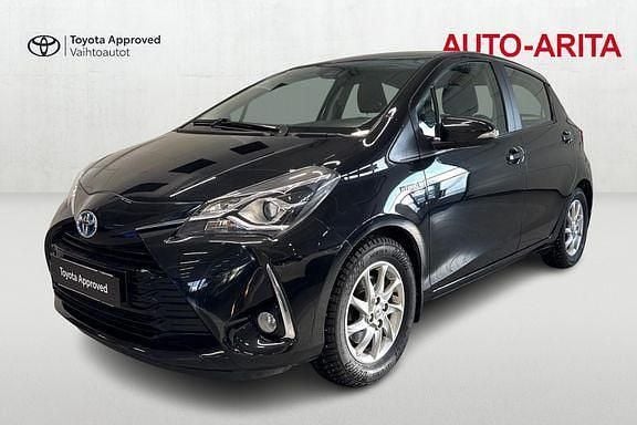 Käytetty Toyota Yaris Edition 72 HP (52 kW) 2017 Musta Viistoperä