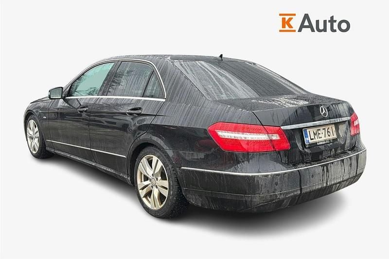 Käytetty Mercedes E220 Avantgarde 170 HP (125 kW) 2009 Musta Sedan