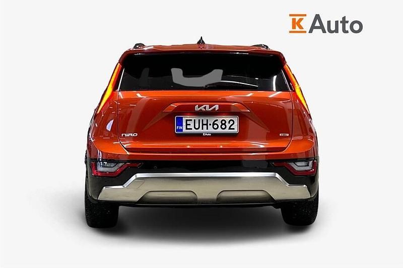 Käytetty Kia Niro 140 HP (102 kW) 2023 Katumaasturi