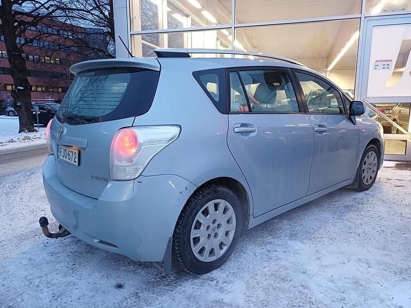 Käytetty Toyota Verso Sol 147 HP (108 kW) 2010 Sininen Tila-auto