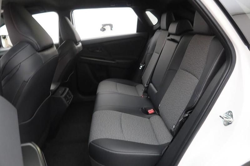 Uusi Toyota bZ4X Edition 252 kW (343 HP) 2025 Valkoinen Katumaasturi