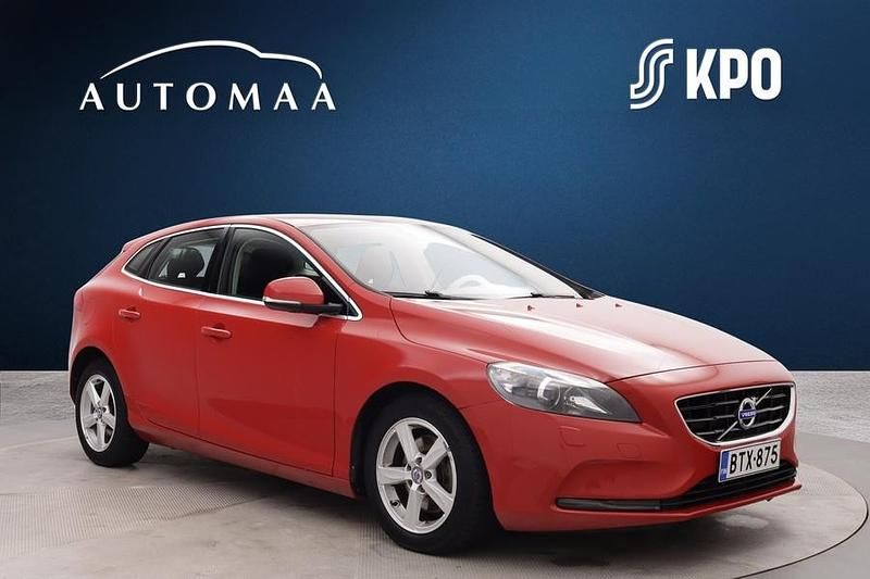 Käytetty Volvo V40 Momentum 150 HP (110 kW) 2015 Farmari