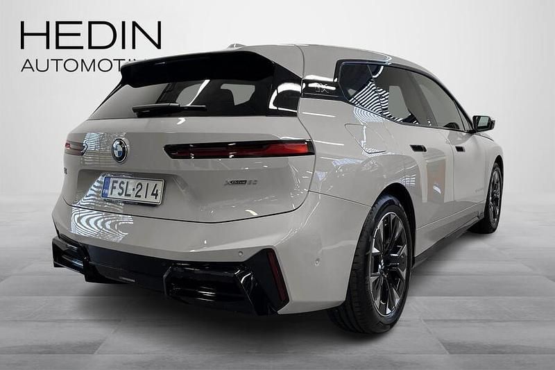 Käytetty BMW iX M Sport 400 kW (544 HP) 2025 Harmaa Katumaasturi