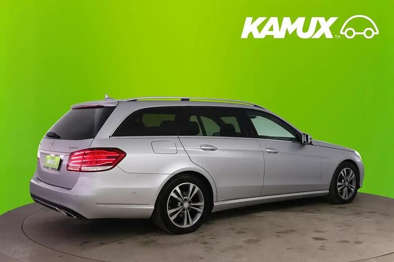 Käytetty Mercedes E200 Avantgarde 136 HP (100 kW) 2016 Hopea / harmaa Farmari