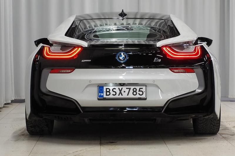 Käytetty BMW i8 Exclusive 231 HP (169 kW) 2015 Coupe - kaksiovinen