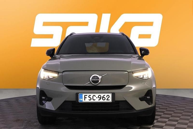 Käytetty Volvo XC40 Plus 175 kW (238 HP) 2024 Katumaasturi