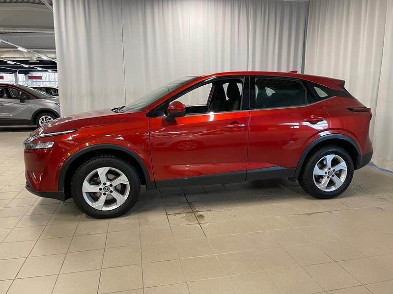 Käytetty Nissan Qashqai Acenta 140 HP (102 kW) 2022 Punainen Katumaasturi