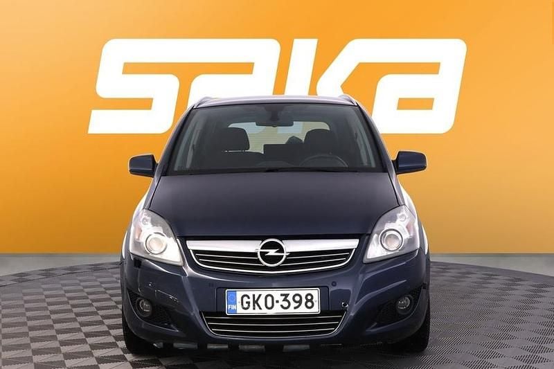 Käytetty Opel Zafira Elegance 140 HP (102 kW) 2012 Tila-auto