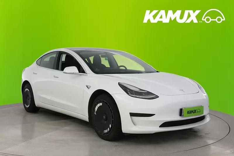 Valkoinen Käytetty 2019 Tesla Model 3 Standard Range Plus Sedan | 16 680 € (Perustarjous) - Kuva 1/4