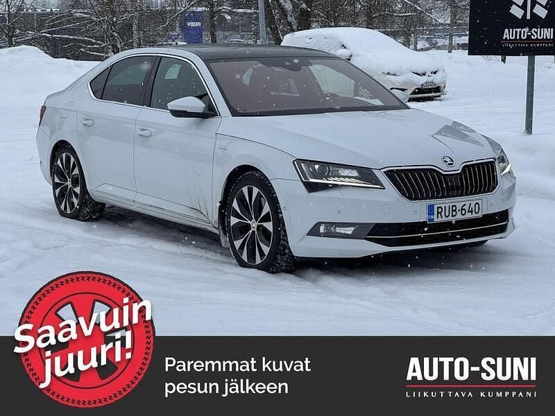 Käytetty Skoda Superb Business Line 272 HP (200 kW) 2019 Valkoinen Sedan