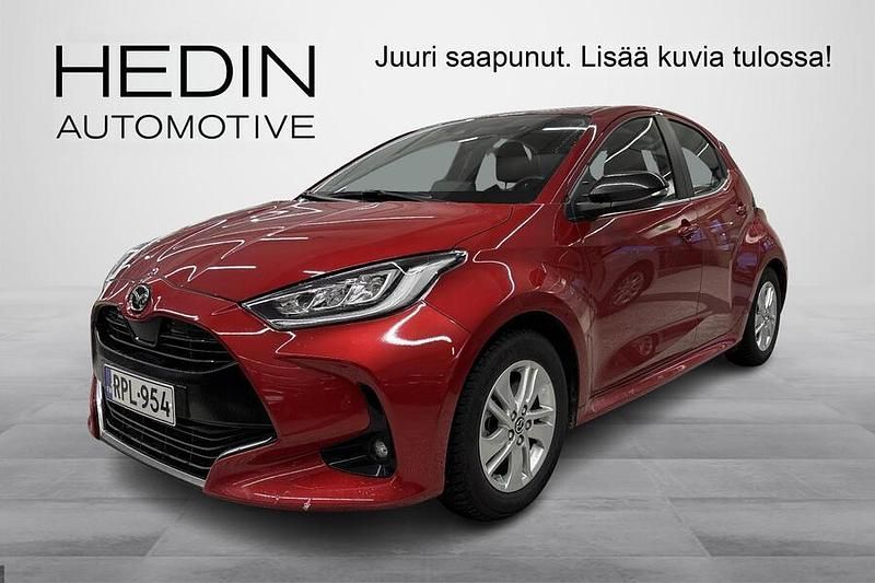 Käytetty Mazda 2 Comfort 116 HP (85 kW) 2023 Punainen Viistoperä