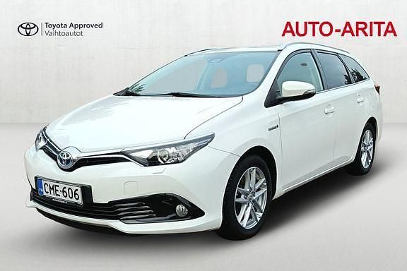 Valkoinen Käytetty 2017 Toyota Auris Touring Sports Active Farmari | 16 900 € (Perustarjous) - Kuva 1/4