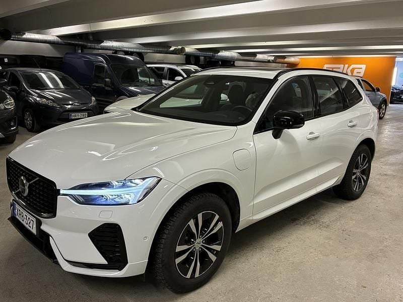 Käytetty 2022 Volvo XC60 R-Design Katumaasturi | 47 690 € (Hieman kallis) - Kuva 1/4