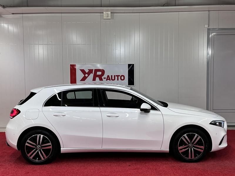 Käytetty Mercedes A250 Business 160 HP (117 kW) 2023 Viistoperä